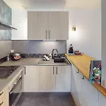 Modern Jungle - *